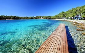 Crvena Luka Resort